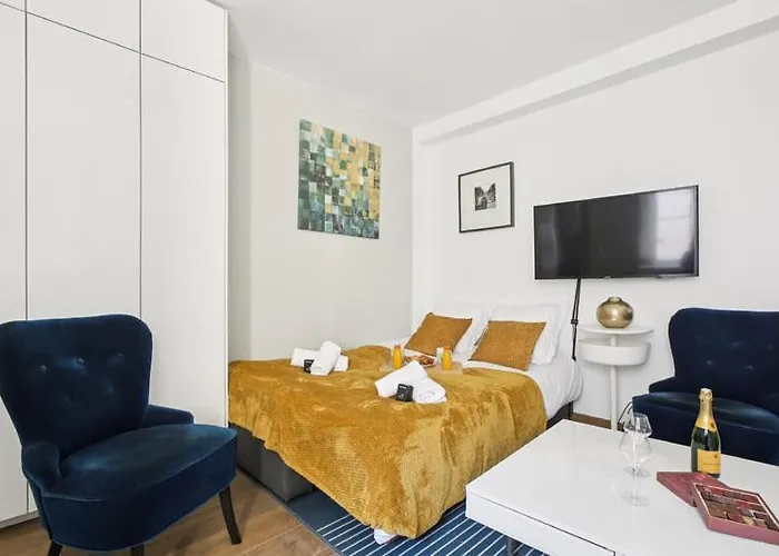 5025 Pastou4 - Lovely In